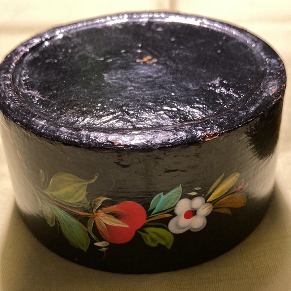 HAND CRAFTED- painted rd trinket box w/lid. Black w/bright flowers.  $25 - Picture 4 of 8
